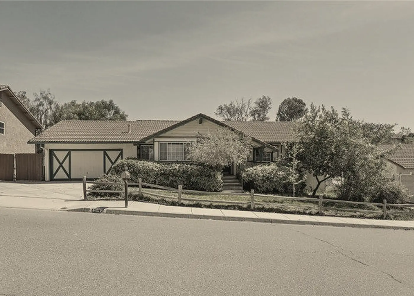 Simi Valley home exterior before the remodel