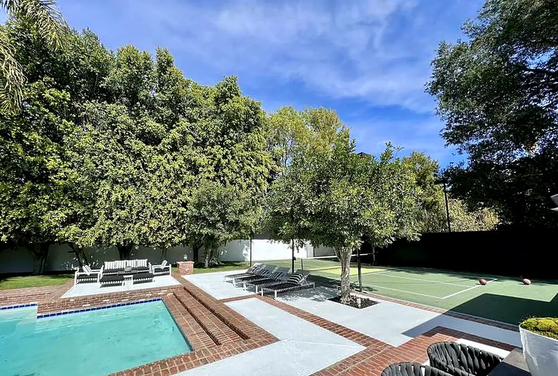 Pool and spa, Encino