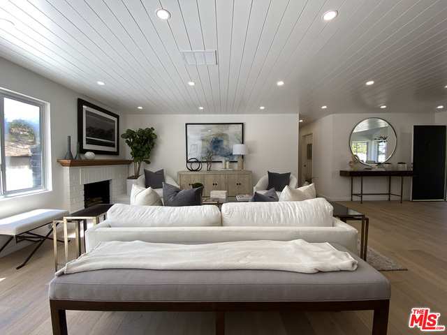 Mellow Ln remodel after 14